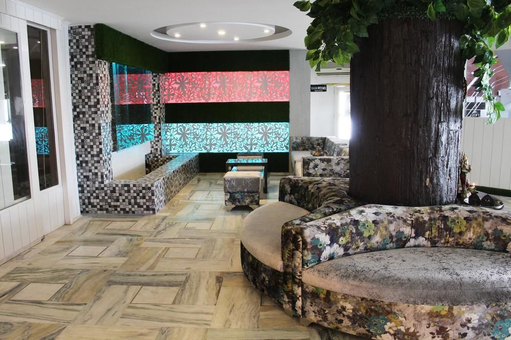 Oyo 1822 Hotel Ambassador Dehradun Esterno foto