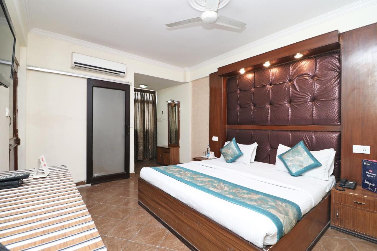 Oyo 1822 Hotel Ambassador Dehradun Esterno foto