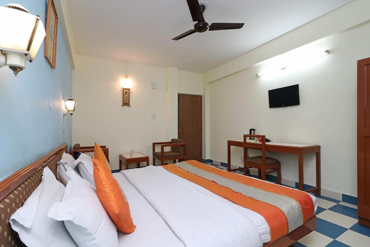 Oyo 1822 Hotel Ambassador Dehradun Esterno foto