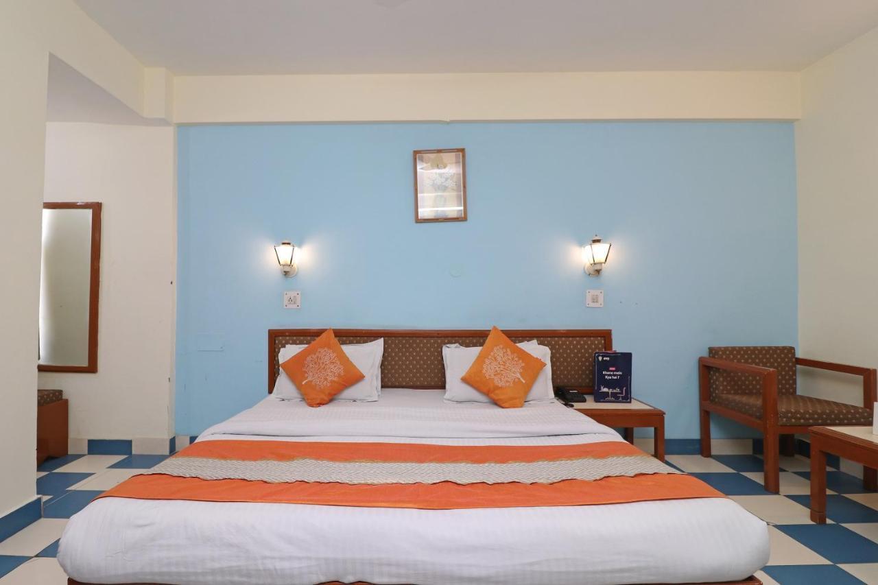 Oyo 1822 Hotel Ambassador Dehradun Esterno foto