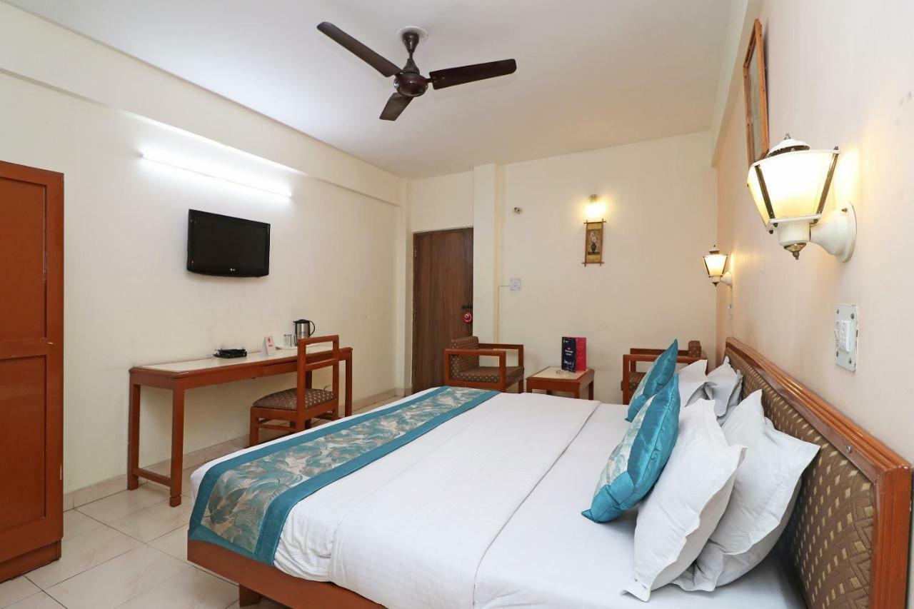 Oyo 1822 Hotel Ambassador Dehradun Esterno foto
