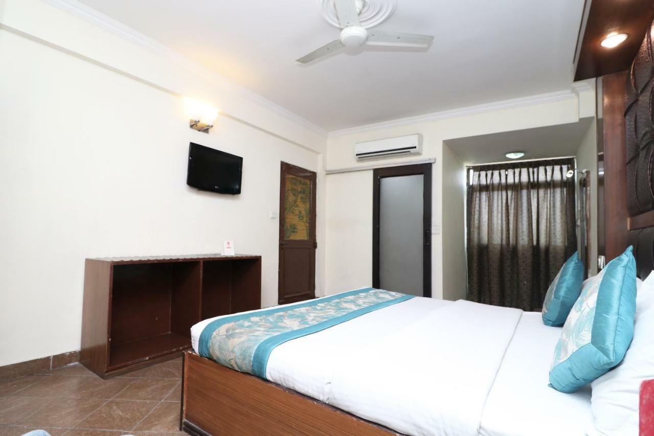 Oyo 1822 Hotel Ambassador Dehradun Esterno foto