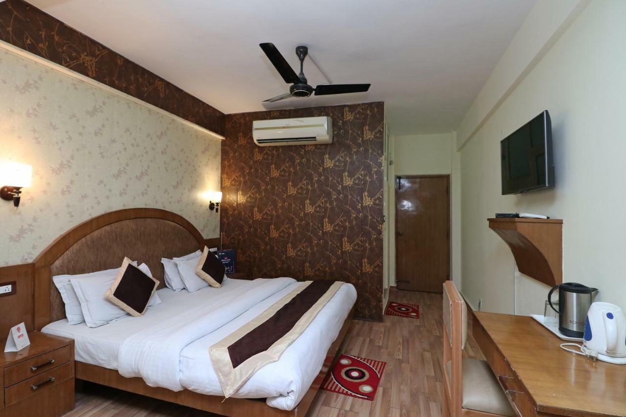 Oyo 1822 Hotel Ambassador Dehradun Esterno foto