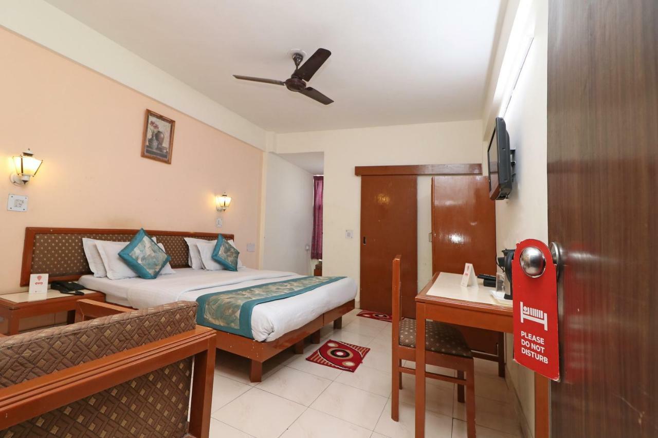 Oyo 1822 Hotel Ambassador Dehradun Esterno foto