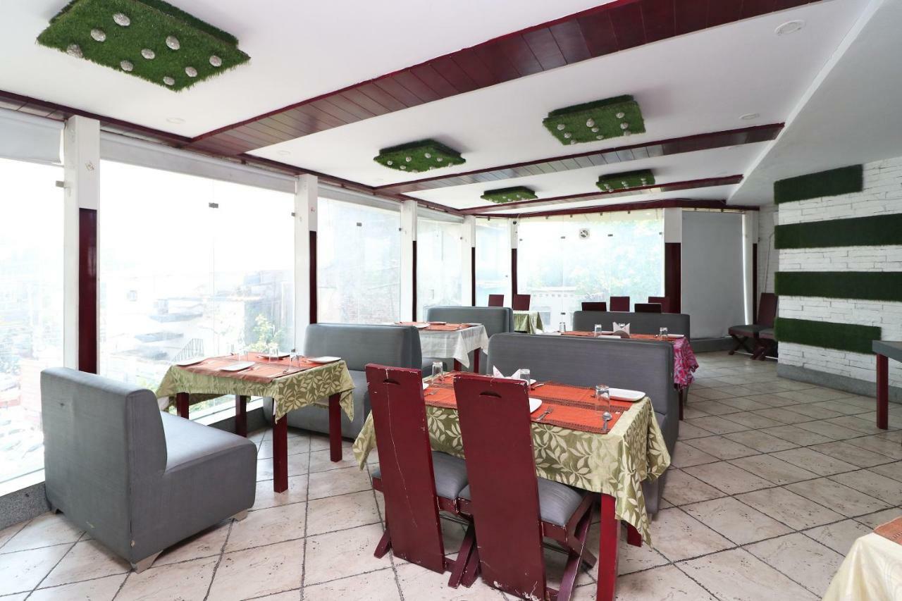 Oyo 1822 Hotel Ambassador Dehradun Esterno foto